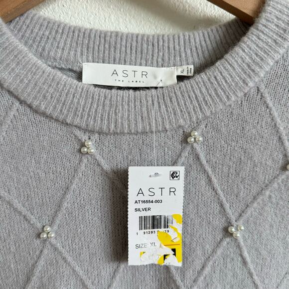 ASTR the Label Gray Argyle Pearl Embellished Pullover Sweater Women's XL NWT - Picture 3 of 6